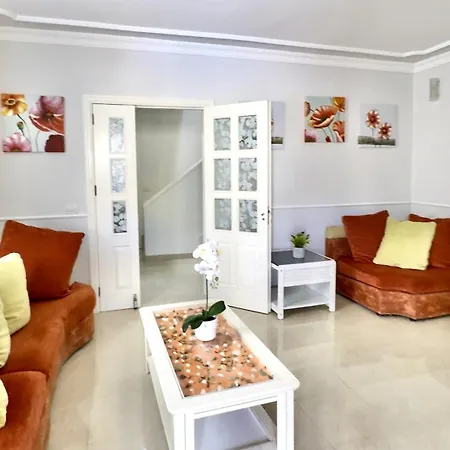 Lovely Magnolia With Pool, Bbq And Wifi In Tenerife South Nyaraló Las Rosas