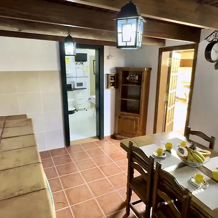 Lovely Magnolia With Pool, Bbq And Wifi In Tenerife South Nyaraló