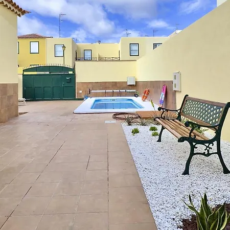 Lovely Magnolia With Pool, Bbq And Wifi In Tenerife South Holiday home Las Rosas (Arona, Tenerife)