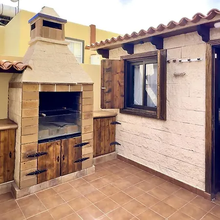 Lovely Magnolia With Pool, Bbq And Wifi In Tenerife South Holiday home