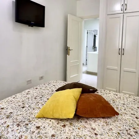 Lovely Magnolia With Pool, Bbq And Wifi In Tenerife South Holiday home